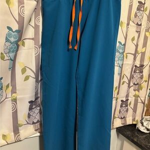 Figs Livingston Scrub pants- size small